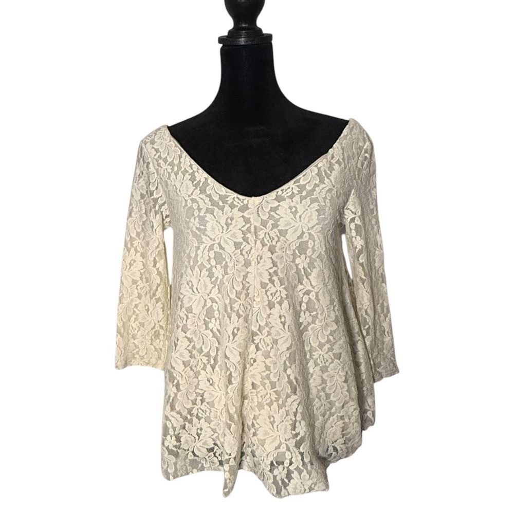 Womens Floral Lace Flowy Top Size XS Cream V Neck 3/4 Sleeve Mesh Coquette